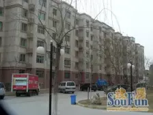 此房是一楼带花园的房子 房子南北通透 产权 明晰