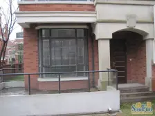 旭辉再卖的一套双拼的别墅 带泳池