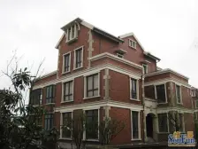 旭辉再卖的一套双拼的别墅 带泳池