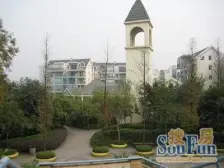 小区环境优美,安静舒适,标准两房