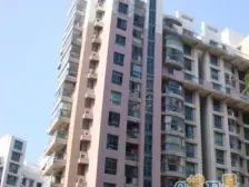 小区中心位置,一梯两户中高区,飞机户型三房两卫阳光刺眼