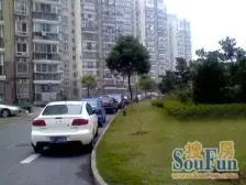 全南户型,一梯两户,正对小区花园,诚意出售