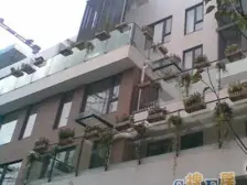 电梯房,二梯四户,主卧朝南,交通便利,居家装修,诚意出售