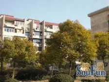 中层一室户,一梯两户,客厅宽敞,诚意出售