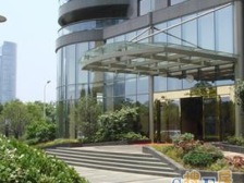 南北通户型,客厅宽阔视野好,看小区园林美景