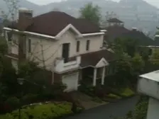 南山精装联排别墅 离小区大门近 诚心出售