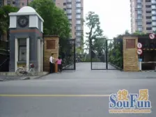 上海滩花园前排新出居住舒服少有的大二房还带车位!