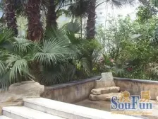 地段好,位置佳。交通方便,生活配套齐全