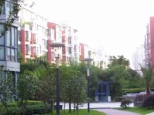 三层复式,2米层高阁楼+大露台空间庞大,居住体验佳