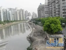 三开间全部朝南;户型方正,两房两卫,装修好,小高层