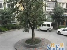 2号线动物园轻轨站,交通方便,配套成熟。