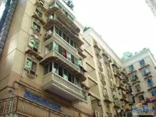 ①电梯房的三跃;②二层、三层各带一个30㎡私家花园。