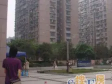 九街商圈好位置,出行方便,配套齐全.