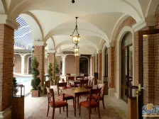 主卧朝南,环境优美,居家装修,诚意出售