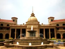 力高国际城四期马德里 南北通透,采光好 周边匹套完善,,出行方便