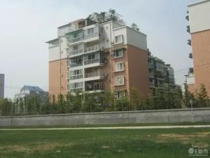 绿城花园4室2厅东