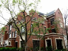 城区联排边套 小区中间位置 近地铁