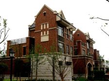 17号轨交旁,花园洋房,位置好,格局方正,满五,带大花园,