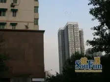 轻轨站旁 精装大两房带外阳台 地段好 景点房