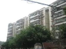 芭蜀值标在。大客厅。生活交通方便,陪渎近