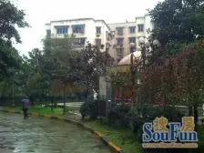 石桥铺 南方花园C1区四房143万