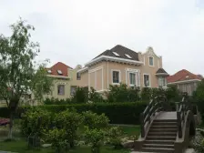 360㎡四面大花园|纯地上独栋别墅|北临河|双车位