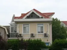 一楼带花园,惊爆价,出门及学校,业主诚意出售.