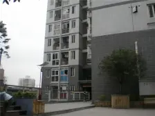 此房满两年,带家具家电一起出售,可以拎包入住