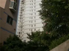 房满两年,带家具家电一起出售,可以拎包入住。