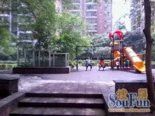 大坪 竞地花园三房90万