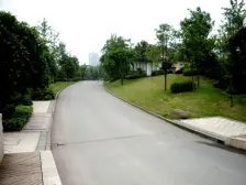 汽博中心 保利高尔夫华庭三房185万