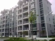 商品房 顶楼复式 四房两卫精装修 诚心出售