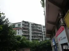 城北电梯房,出行方便,采光通风效果好