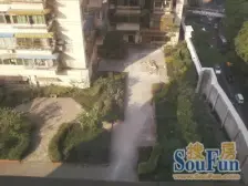 两路口 光彩大厦六房100万