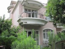 圣陶沙花园小区环境很好,生活配套很完善。