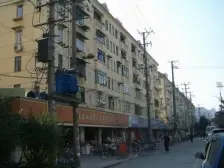 一楼视野开阔采光充足无遮挡,53年房龄改造机会大