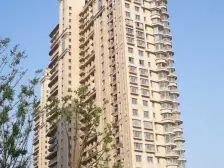 一线江景房,带产权车位, 精装 修,看房方便。