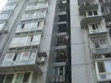 近轻轨 户型方正 电梯两室 出售