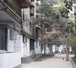 黄华楼1室1厅东西南西南