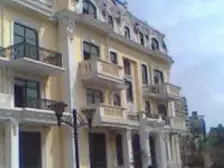 小区高区满五年,稀有户型带露台,户型方正!