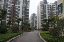 毛坯房可自主装修,全天采光,房东诚心出售