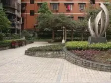 此房位置不错,重百二店,近轻轨,出行方便