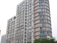 城南步行街旁边位置的小区房2室出售哟