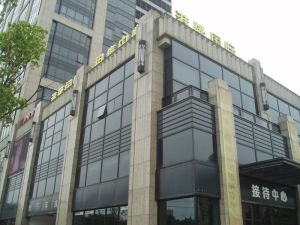 港隆国际大厦1室1厅南