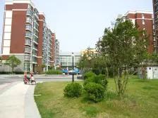 电梯复试小两房,中间楼层采光不担心