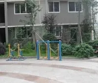 业主诚心出售,居家小区,十分温馨,轻轨房