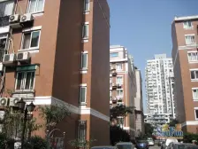 小高层电梯房,错层结构,有产权车位,不靠马路