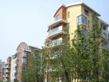 顶楼复式,面朝公园,附好位置产权车位