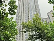 乌鲁木齐中路精装修三房,比邻安福路,南北直通