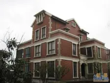 旭辉再卖的一套双拼的别墅 带泳池